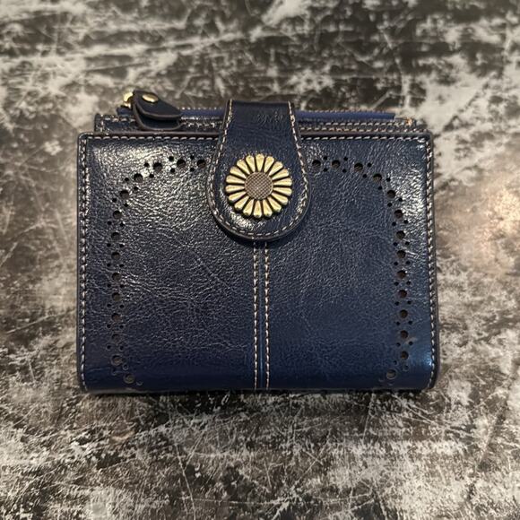 Lavemi Navy Blue Leather RFID Blocking Bi-Fold Wallet - Picture 1 of 6